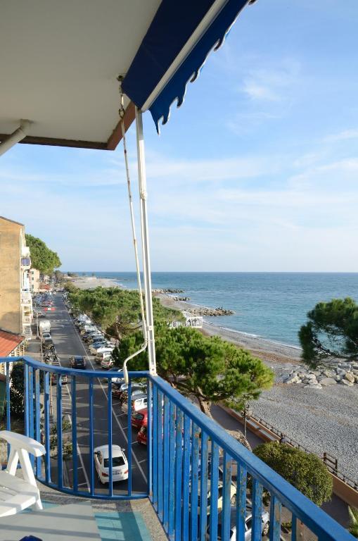 Residence Costa Templada Ventimiglia Zimmer foto