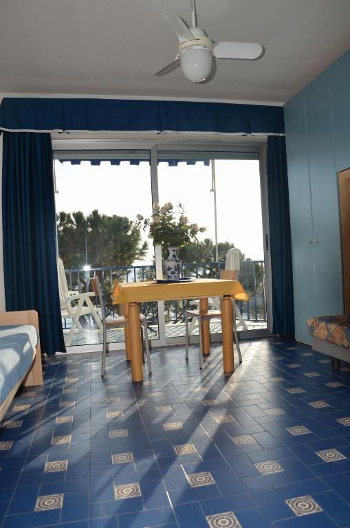 Residence Costa Templada Ventimiglia Zimmer foto